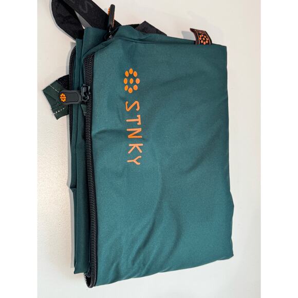 STNKY Washable Sports Bag XL 26L 18 x 25 in - Forest Green - Picture 2 of 3